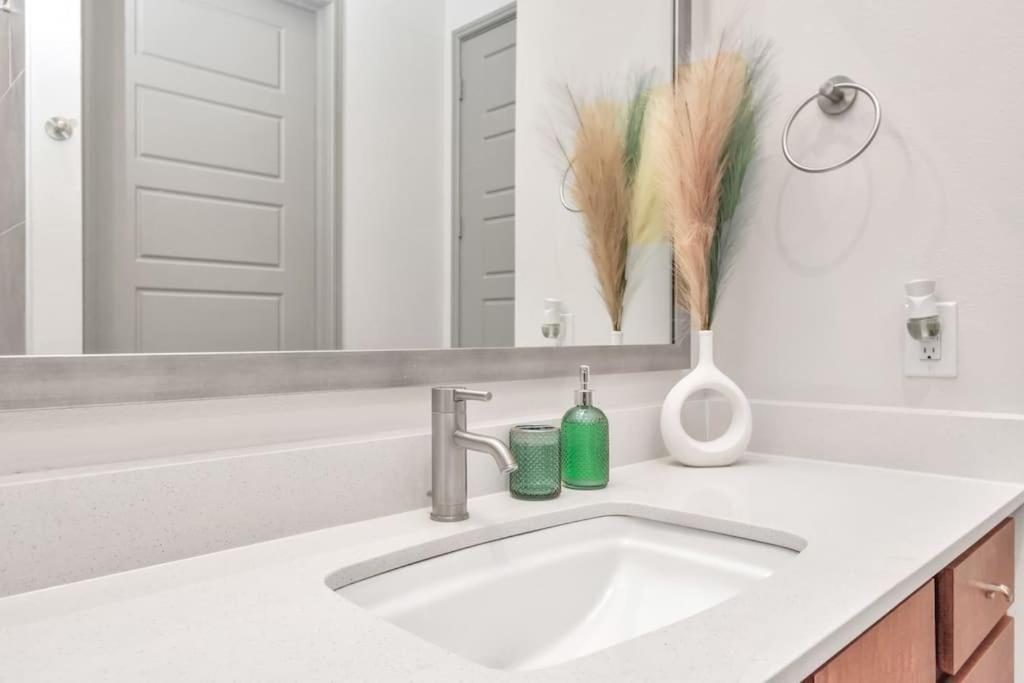 Апартаменты U4 Penthouse Downtown Хьюстон Экстерьер фото