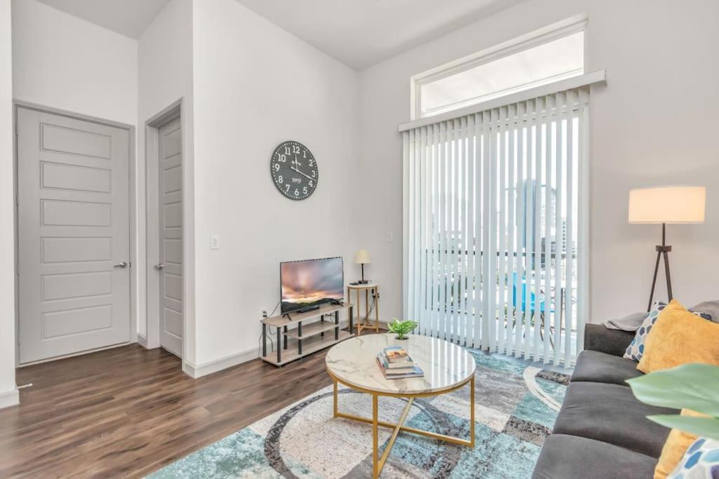Апартаменты U4 Penthouse Downtown Хьюстон Экстерьер фото