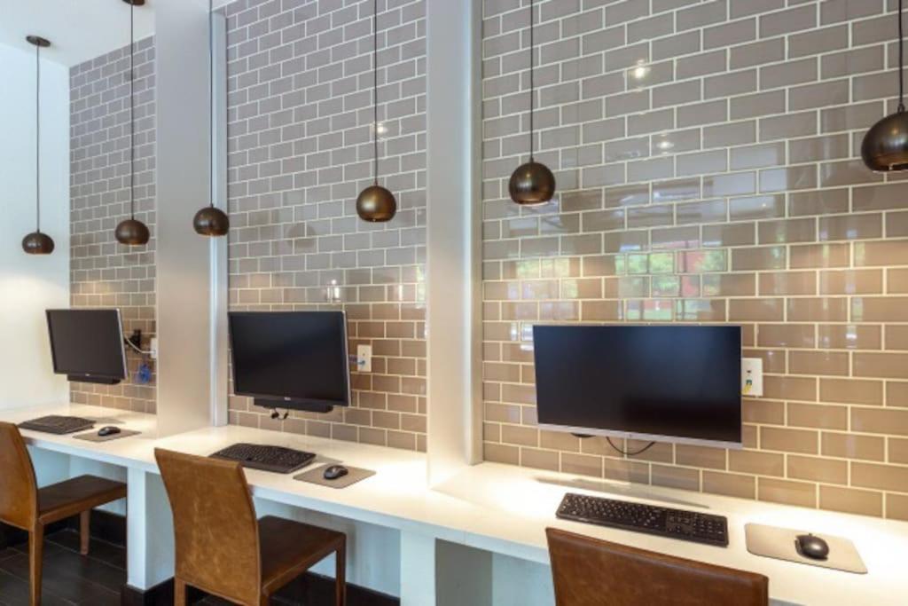 Апартаменты U4 Penthouse Downtown Хьюстон Экстерьер фото