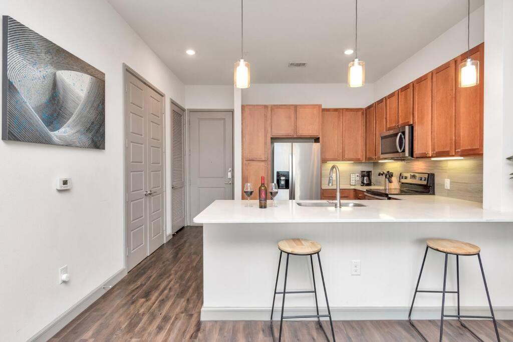 Апартаменты U4 Penthouse Downtown Хьюстон Экстерьер фото