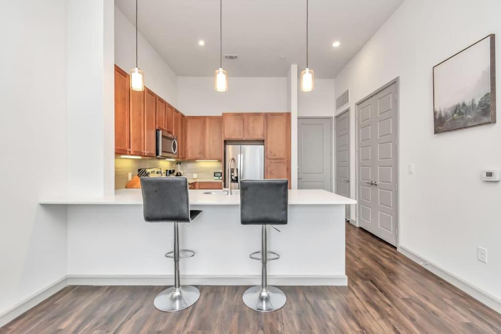 Апартаменты U4 Penthouse Downtown Хьюстон Экстерьер фото