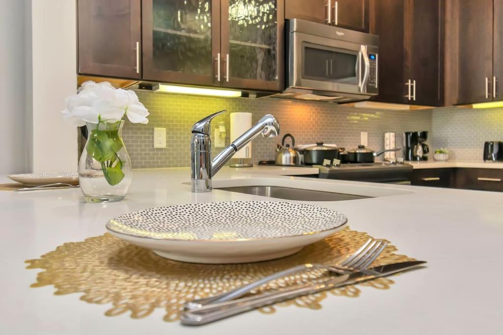 Апартаменты U4 Penthouse Downtown Хьюстон Экстерьер фото