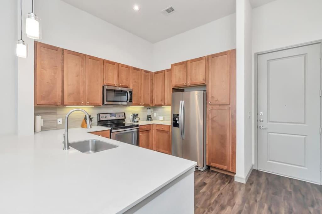 Апартаменты U4 Penthouse Downtown Хьюстон Экстерьер фото
