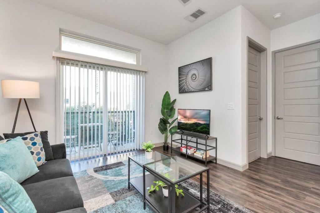 Апартаменты U4 Penthouse Downtown Хьюстон Экстерьер фото