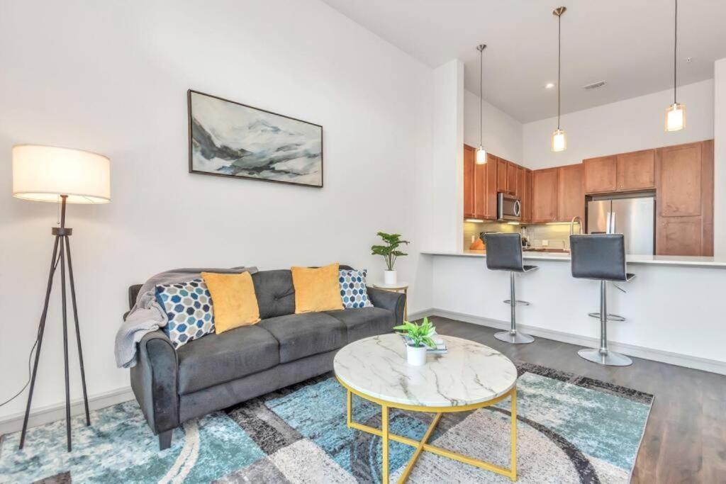 Апартаменты U4 Penthouse Downtown Хьюстон Экстерьер фото