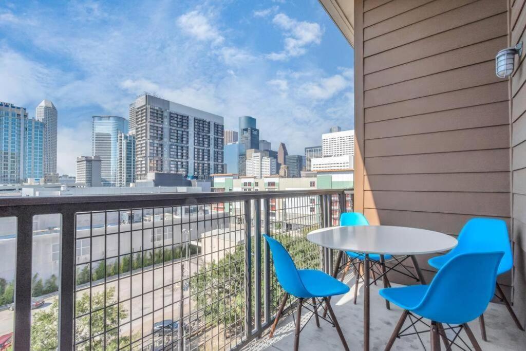 Апартаменты U4 Penthouse Downtown Хьюстон Экстерьер фото